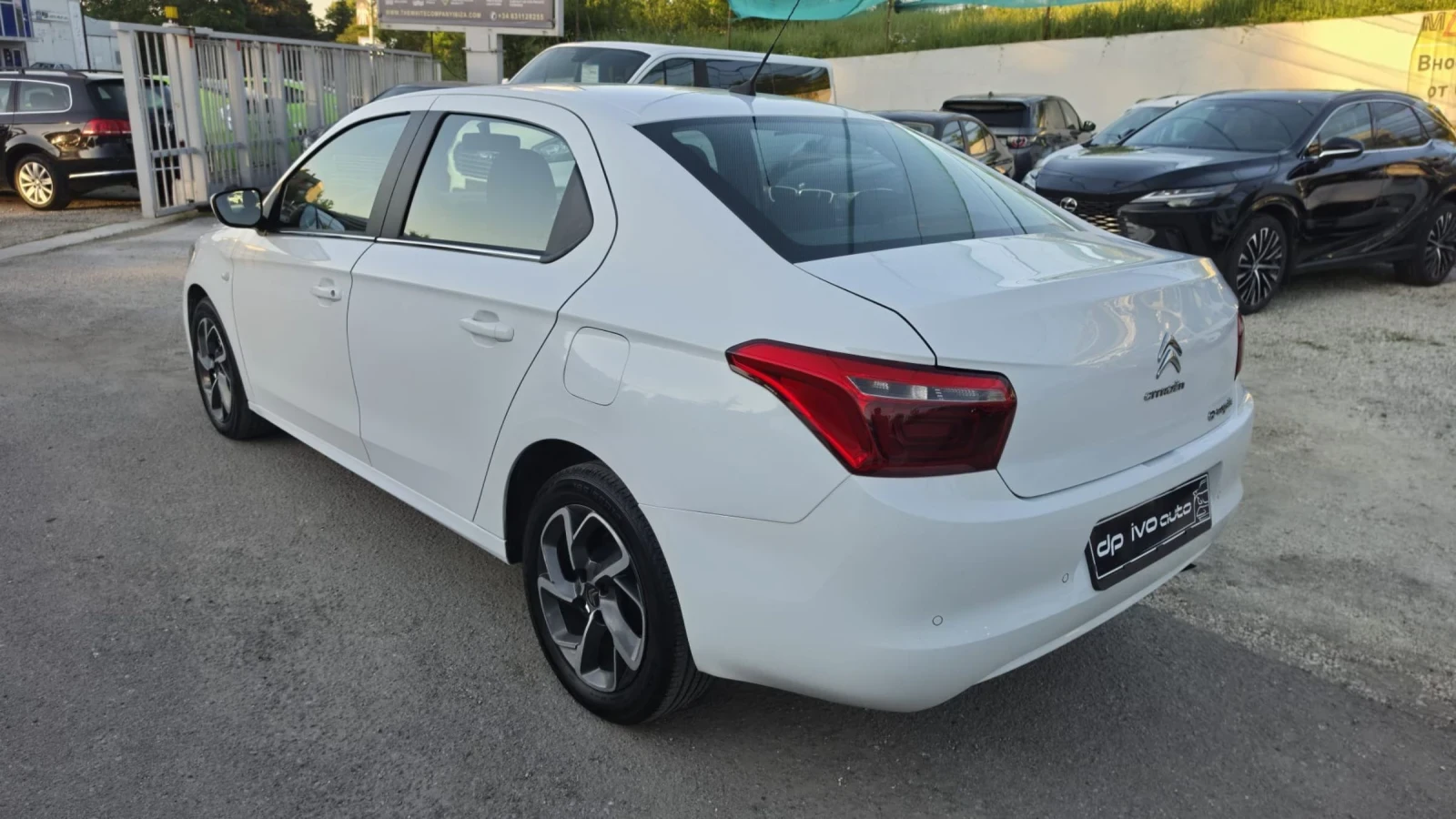 Citroen C-Elysee 1.5 BlueHDI* ОТЛИЧЕН* НАВИ* ТОП ЦЕНА, снимка 2 - Автомобили и джипове - 54705272