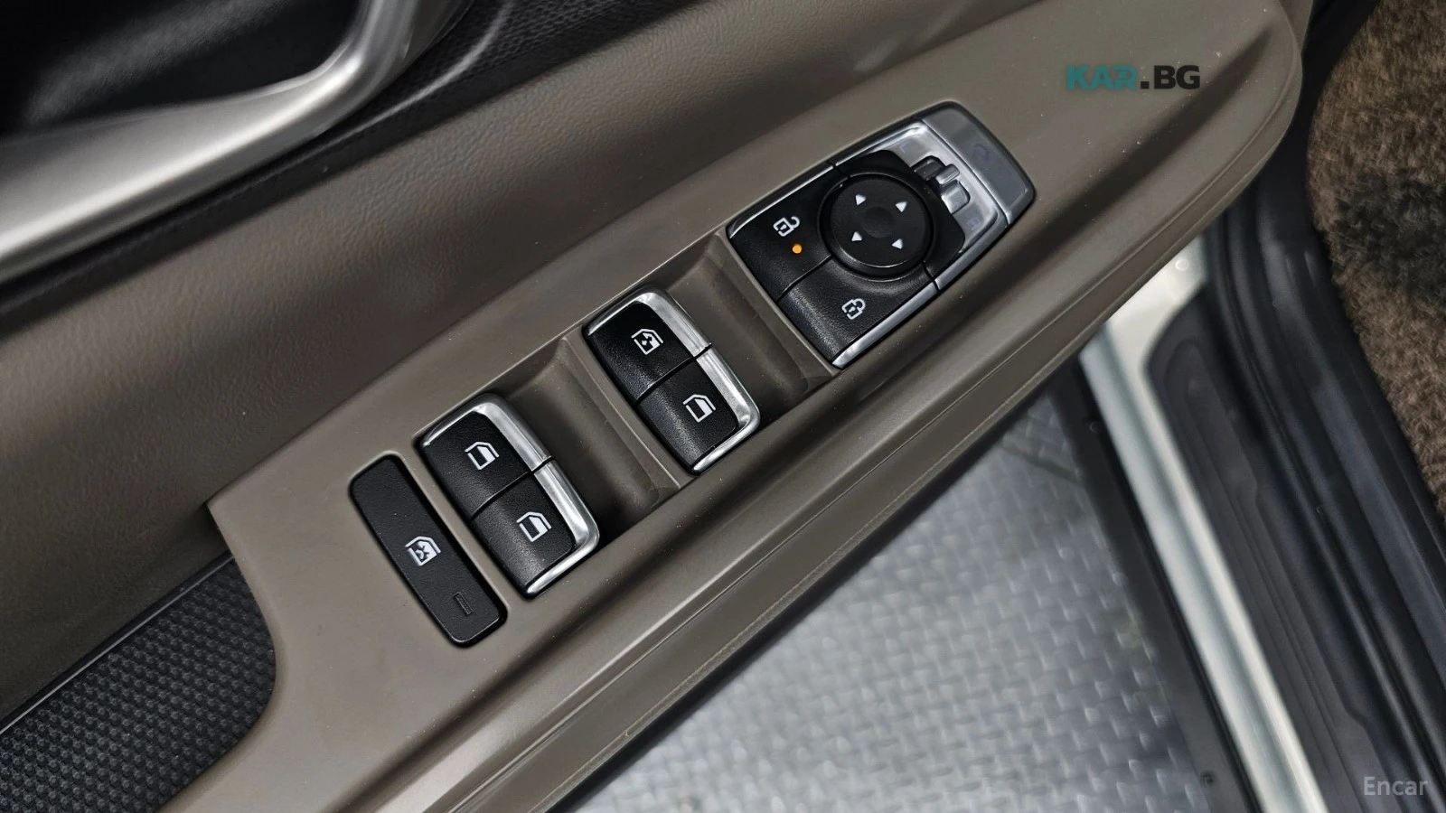 Kia Carnival Prestige* ПОДГРЕВ* ОБДУХВАНЕ* ДИСТРОНИК* КАМЕРА* , снимка 11 - Автомобили и джипове - 55393720