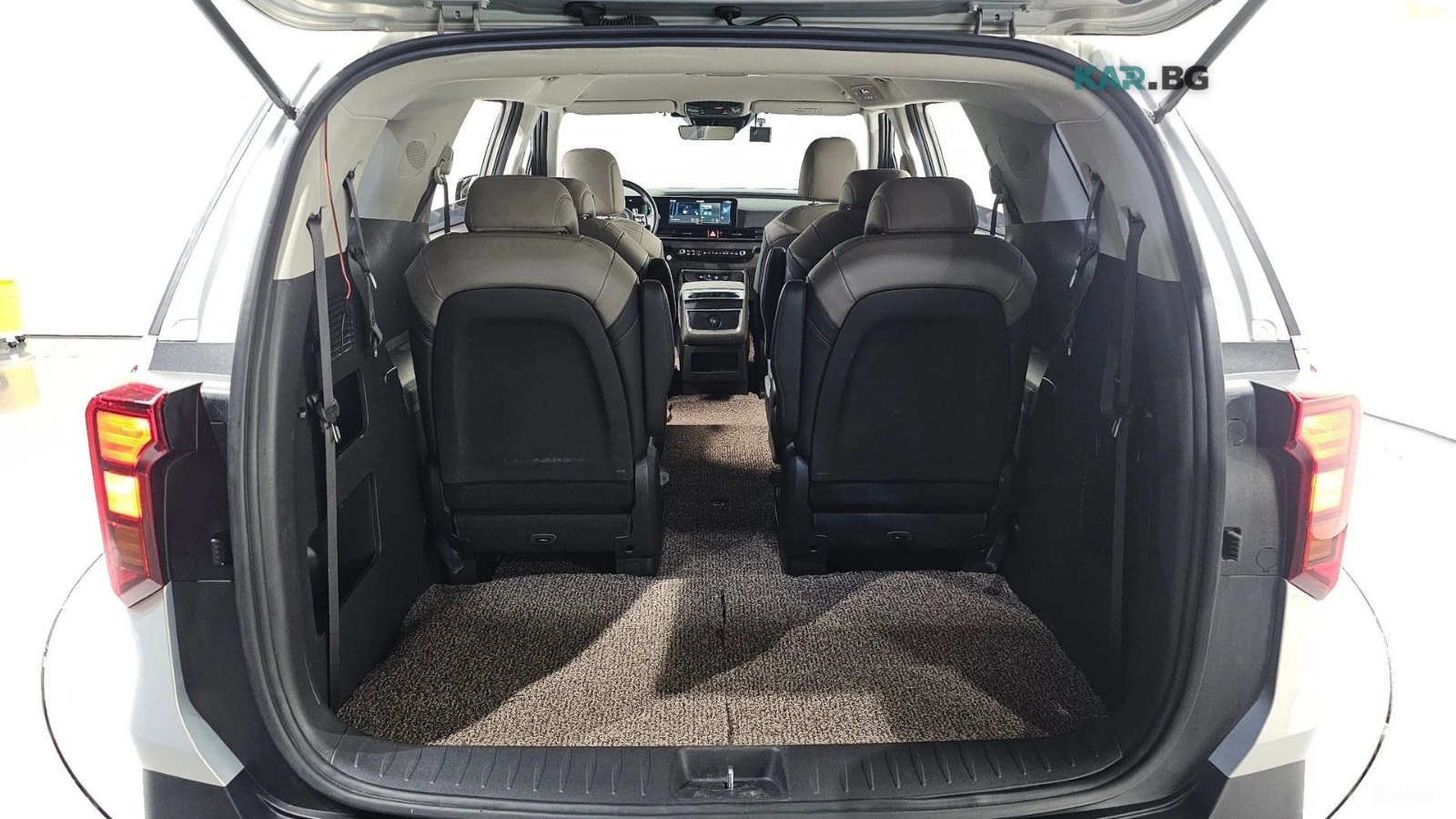 Kia Carnival Prestige* ПОДГРЕВ* ОБДУХВАНЕ* ДИСТРОНИК* КАМЕРА* , снимка 15 - Автомобили и джипове - 55393720