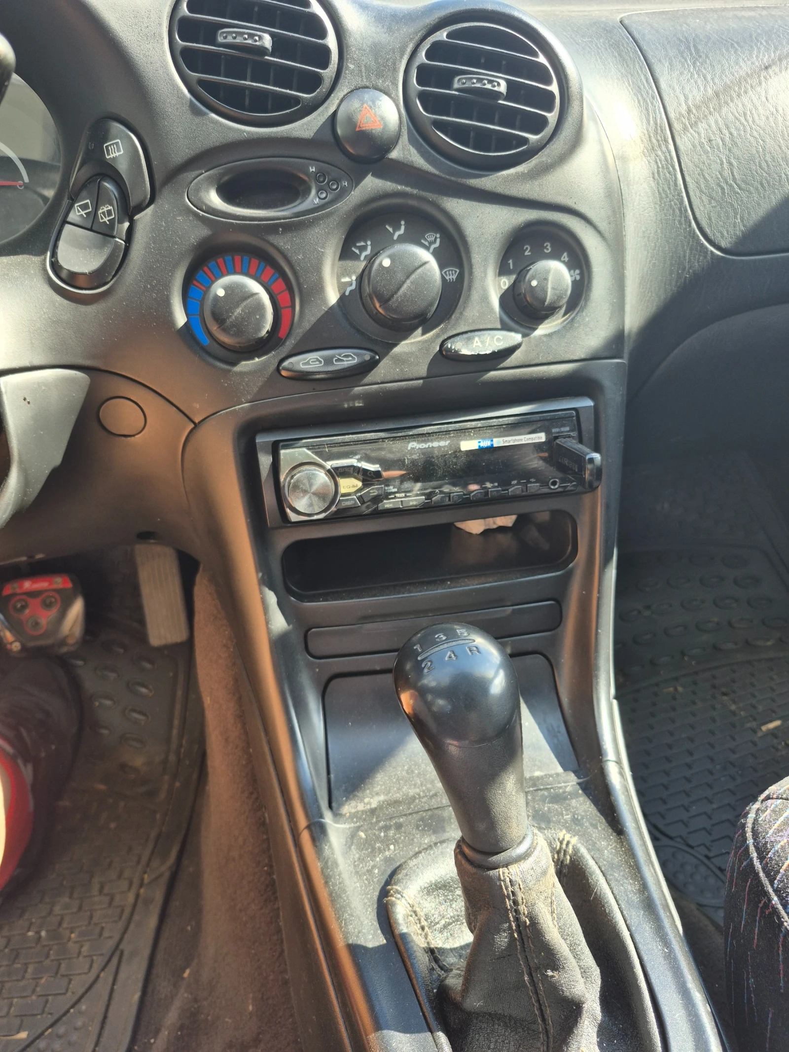 Hyundai Coupe 1.6, снимка 6 - Автомобили и джипове - 56244734