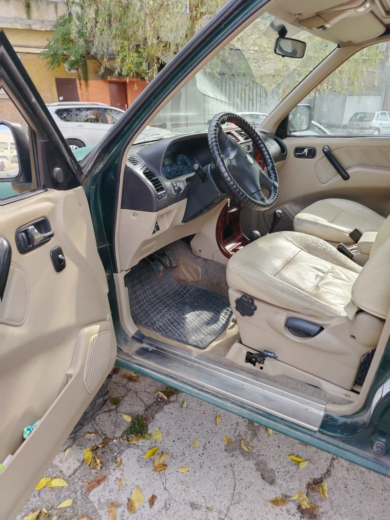 Nissan Terrano, снимка 8 - Автомобили и джипове - 47584919