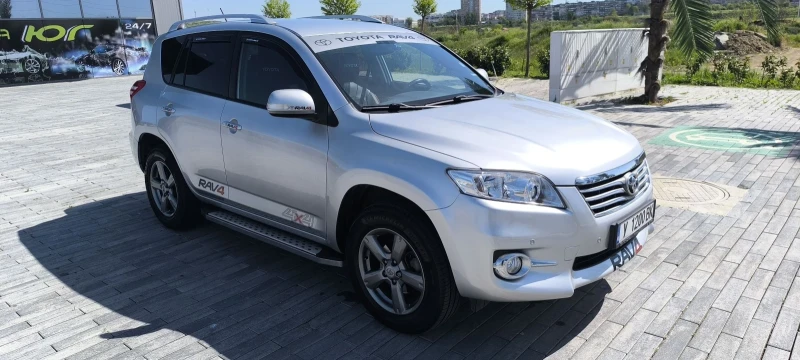 Toyota Rav4 Джип 