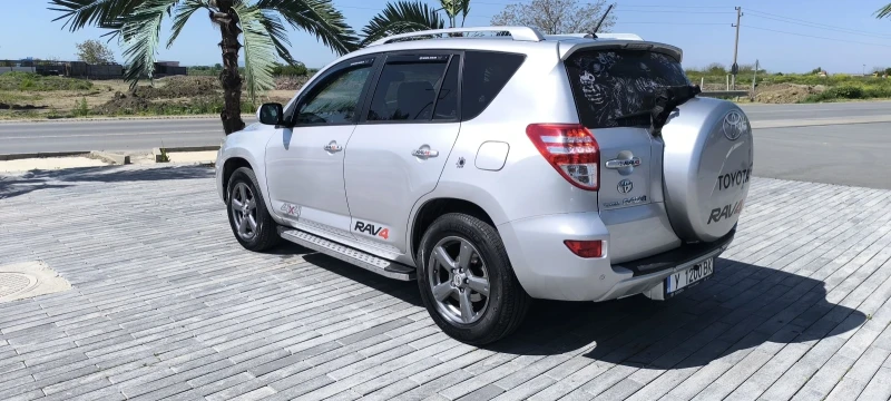 Toyota Rav4 Джип , снимка 3 - Автомобили и джипове - 52368626