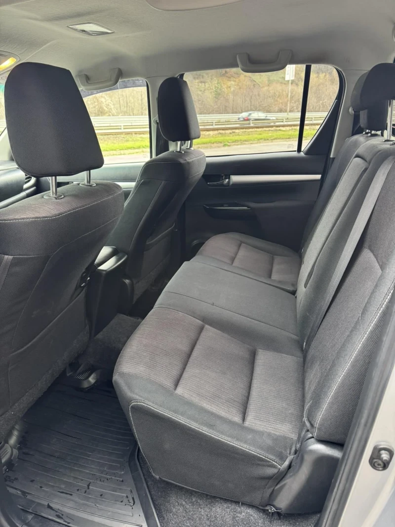 Toyota Hilux, снимка 7 - Автомобили и джипове - 52896115