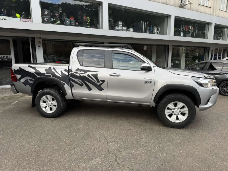Toyota Hilux, снимка 4 - Автомобили и джипове - 52896115