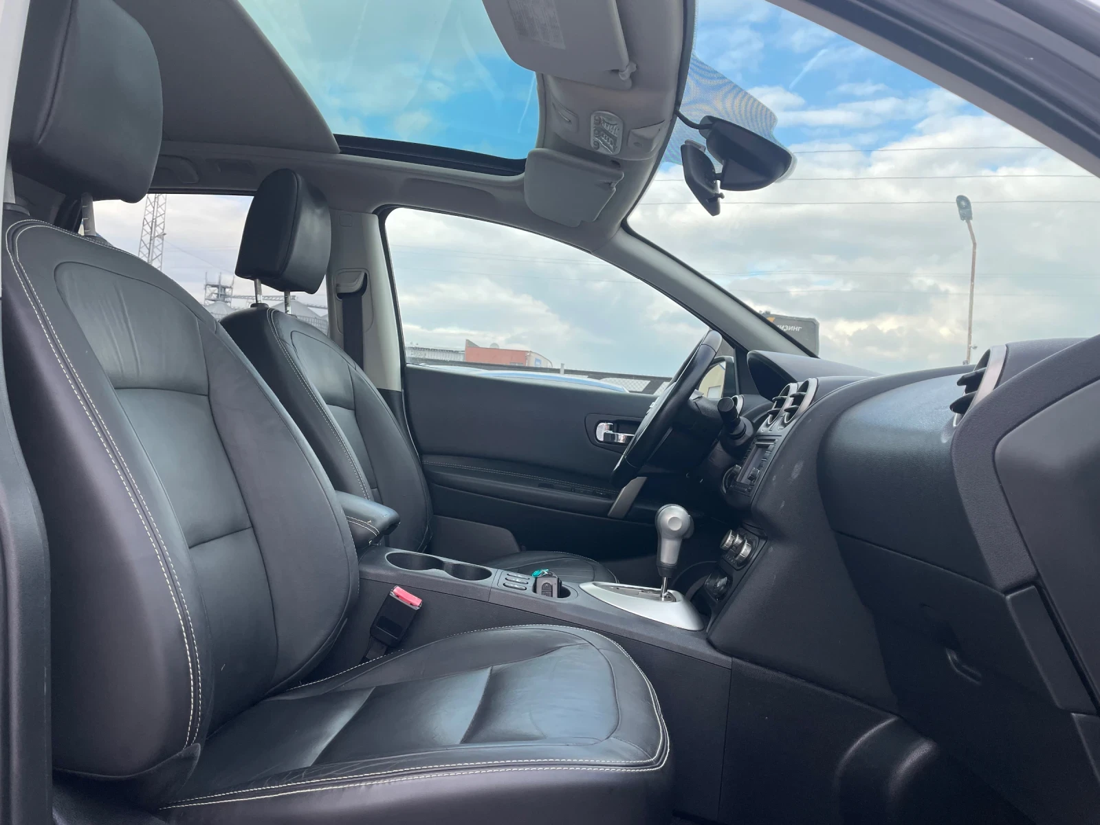 Nissan Qashqai 2.0i Automatic Full Options | Mobile.bg   14