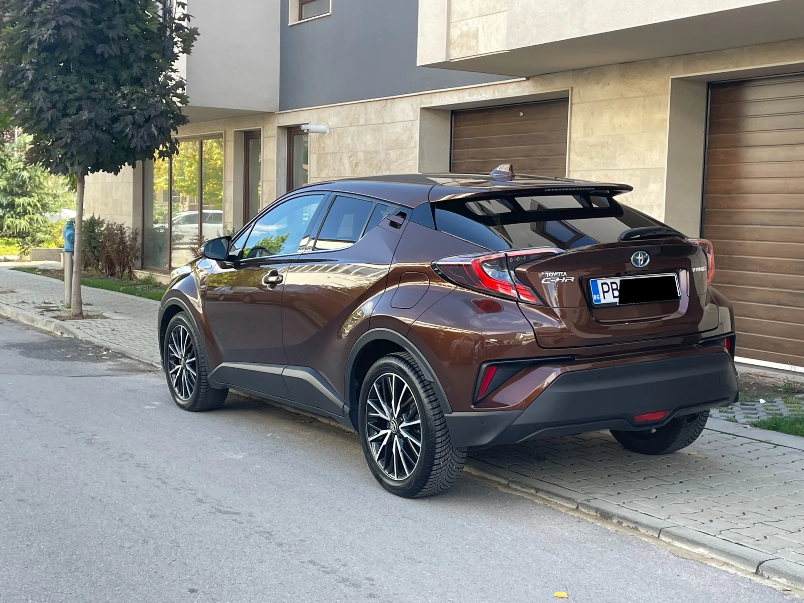 Toyota C-HR 1.8Hybrid e-CVT Classy- в Гаранция - изображение 4