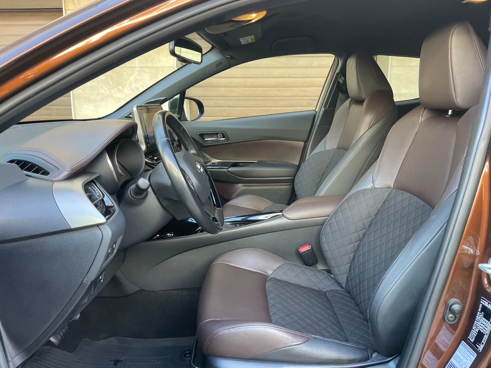 Toyota C-HR 1.8Hybrid e-CVT Classy- в Гаранция - изображение 6