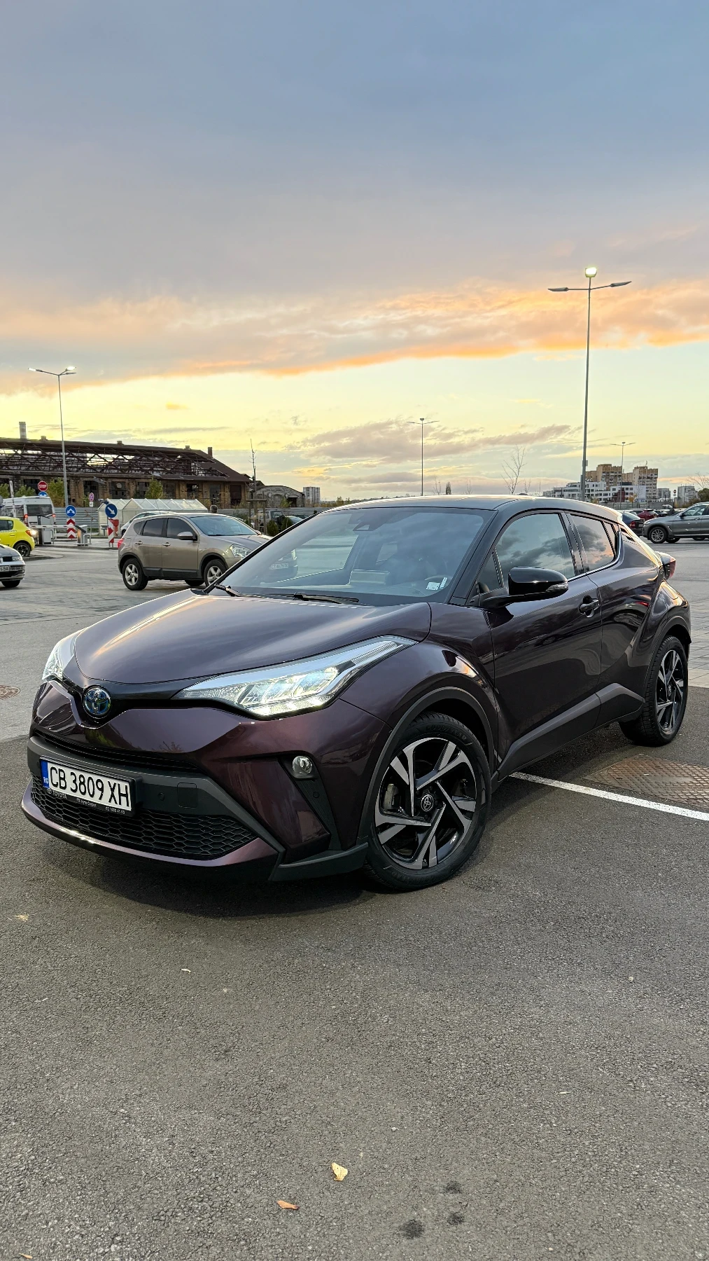 Toyota C-HR 2.0 HYBRID E-CVT Club Bi-tone  - изображение 4