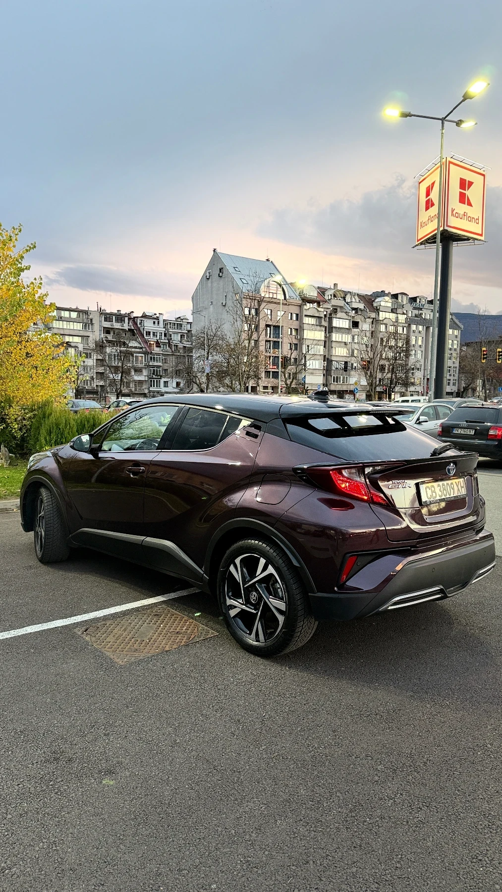 Toyota C-HR 2.0 HYBRID E-CVT Club Bi-tone  - изображение 2
