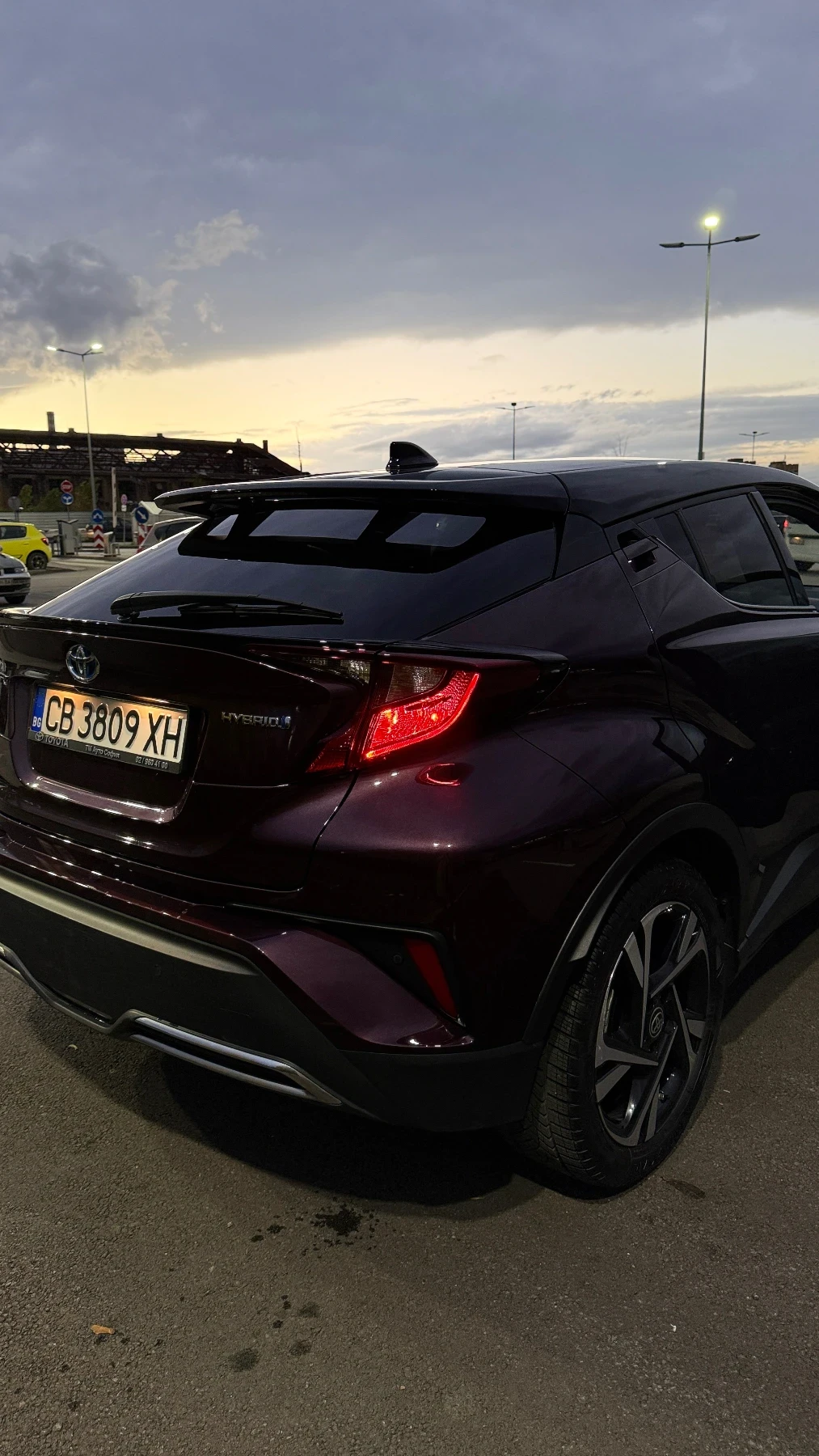 Toyota C-HR 2.0 HYBRID E-CVT Club Bi-tone  - изображение 5
