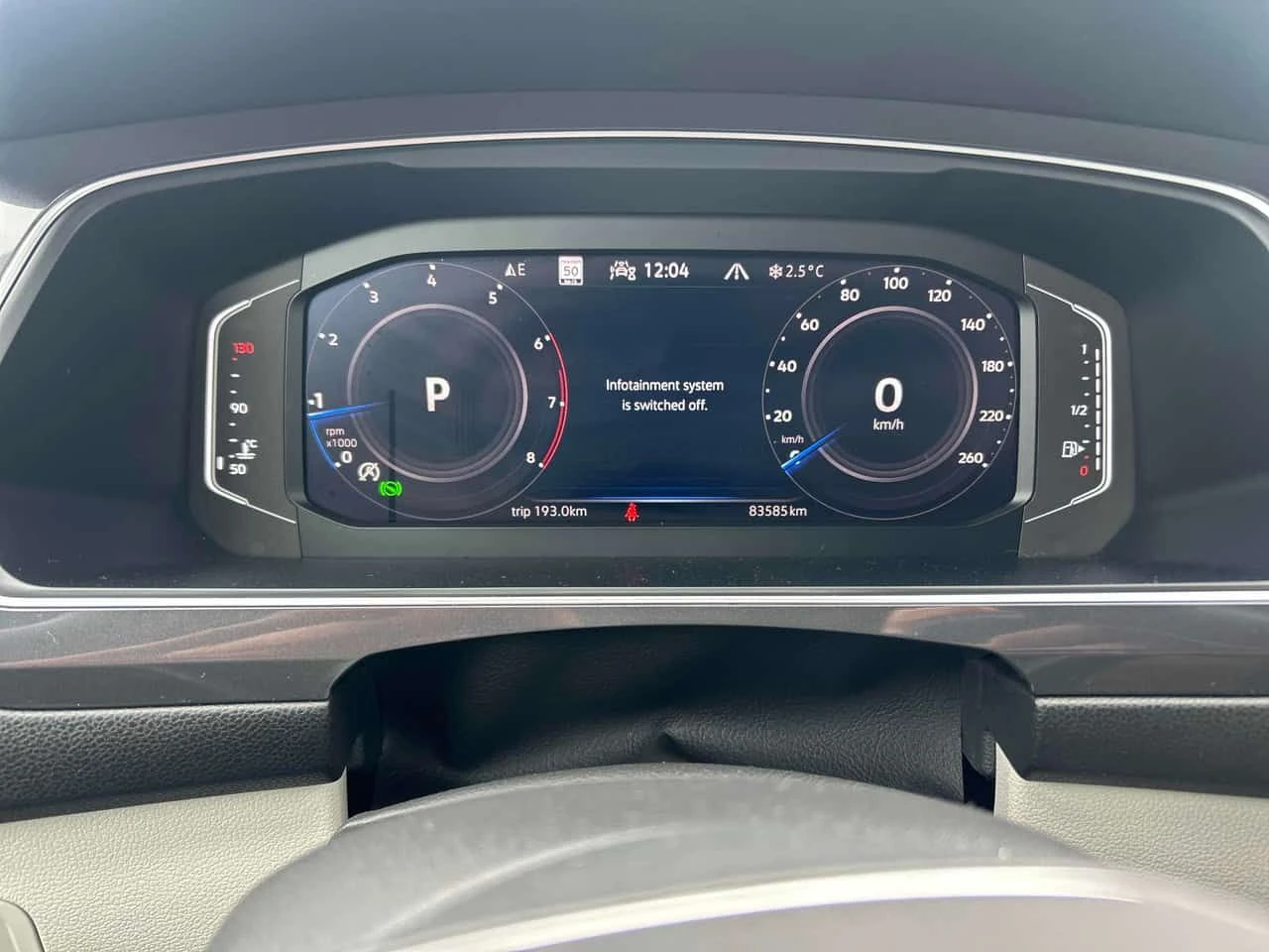 VW Tiguan * Highline R Line * ОБДУХВАНЕ* 360 КАМЕРА* , снимка 8 - Автомобили и джипове - 54148073