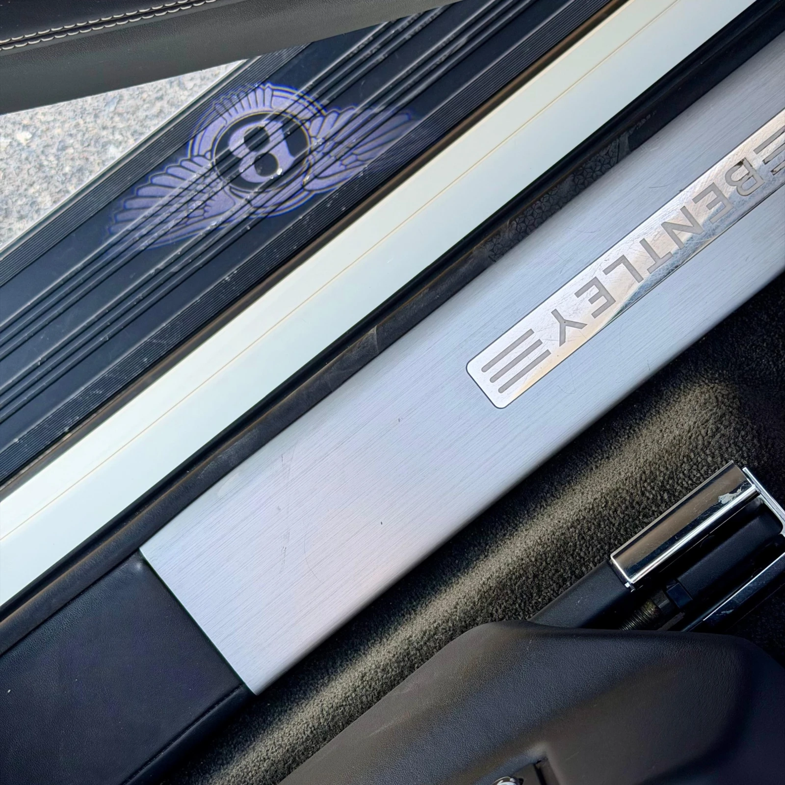 Bentley Bentayga 6.0L / W12 / AWD, снимка 8 - Автомобили и джипове - 54649639