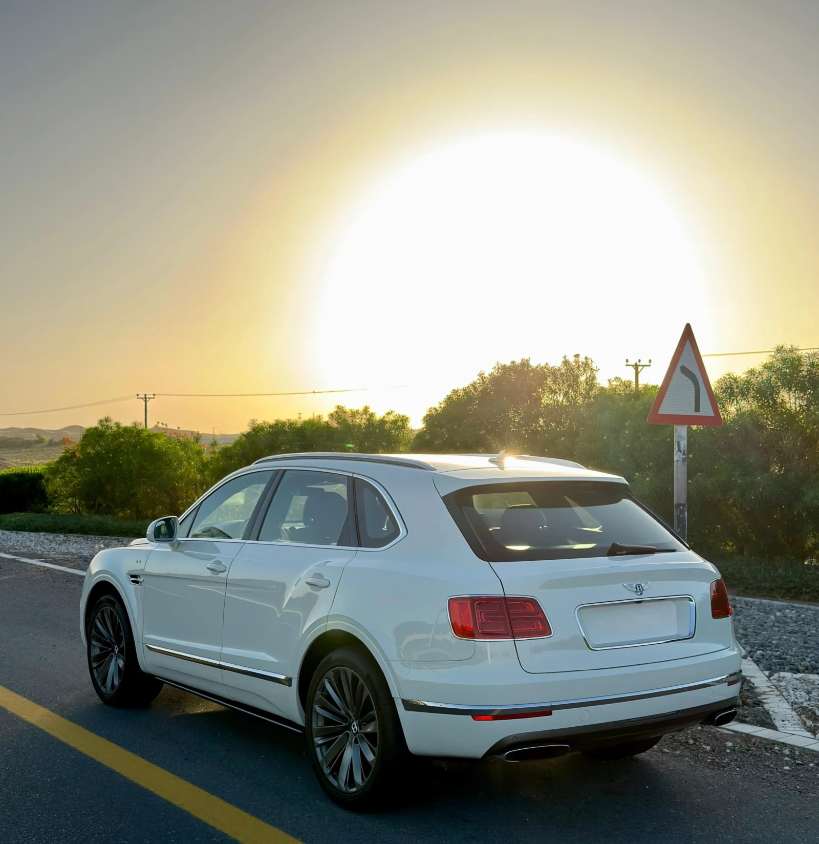 Bentley Bentayga 6.0L / W12 / AWD, снимка 3 - Автомобили и джипове - 54649639