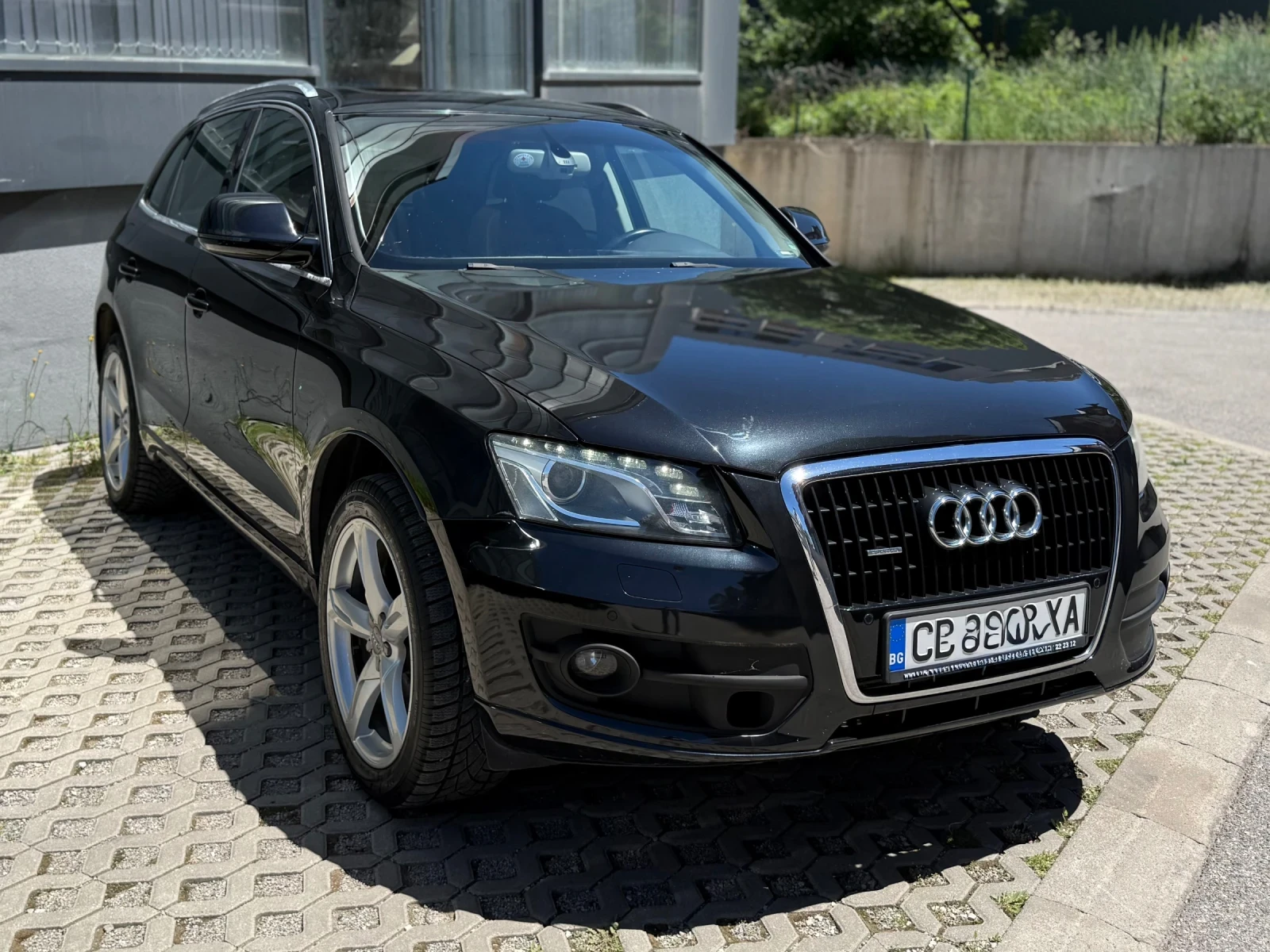 Audi Q5 3.0TDI/Обслужен/Регистриран, снимка 2 - Автомобили и джипове - 54819682