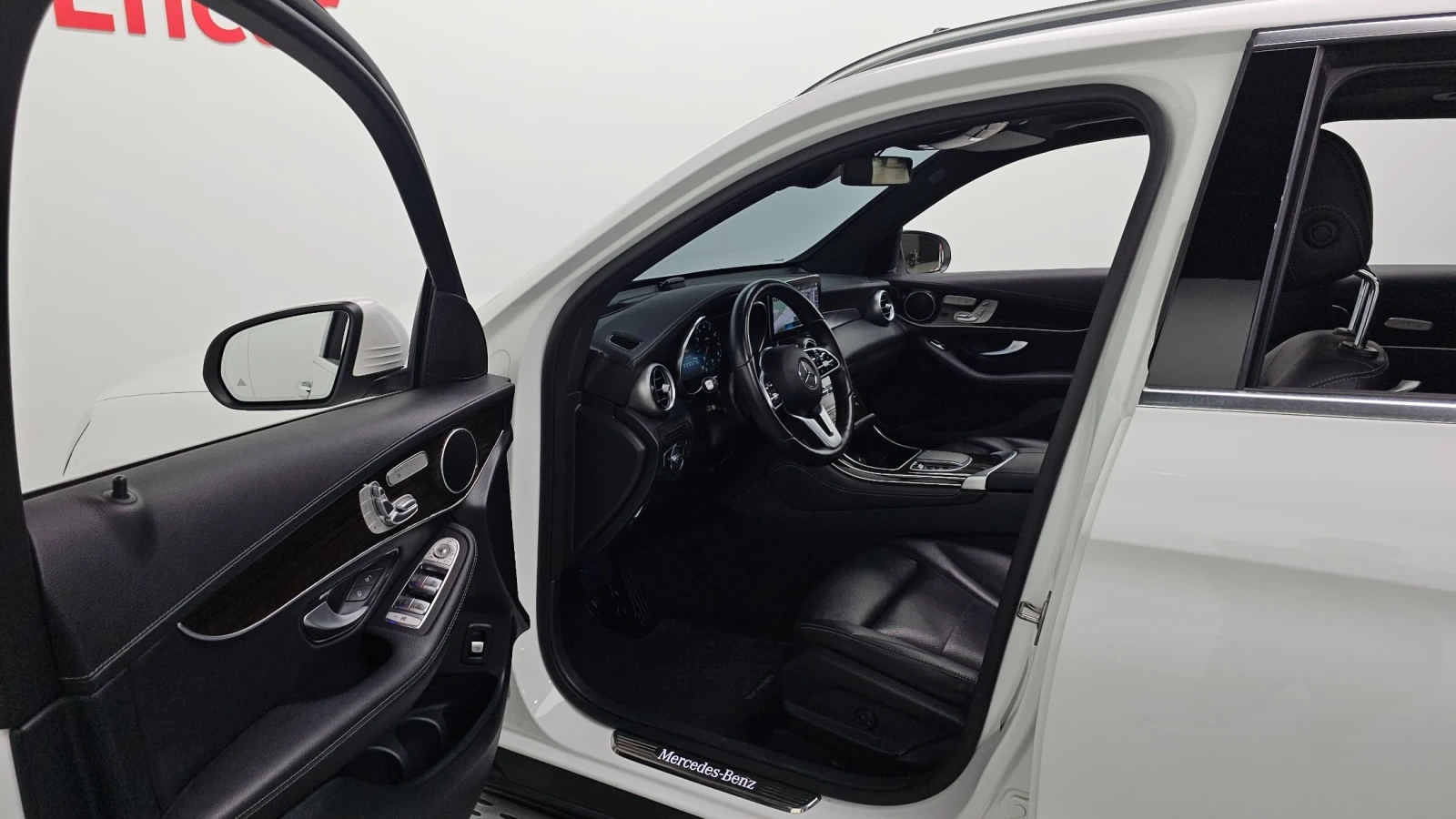Mercedes-Benz GLC 300 4MATIC, снимка 7 - Автомобили и джипове - 54945542