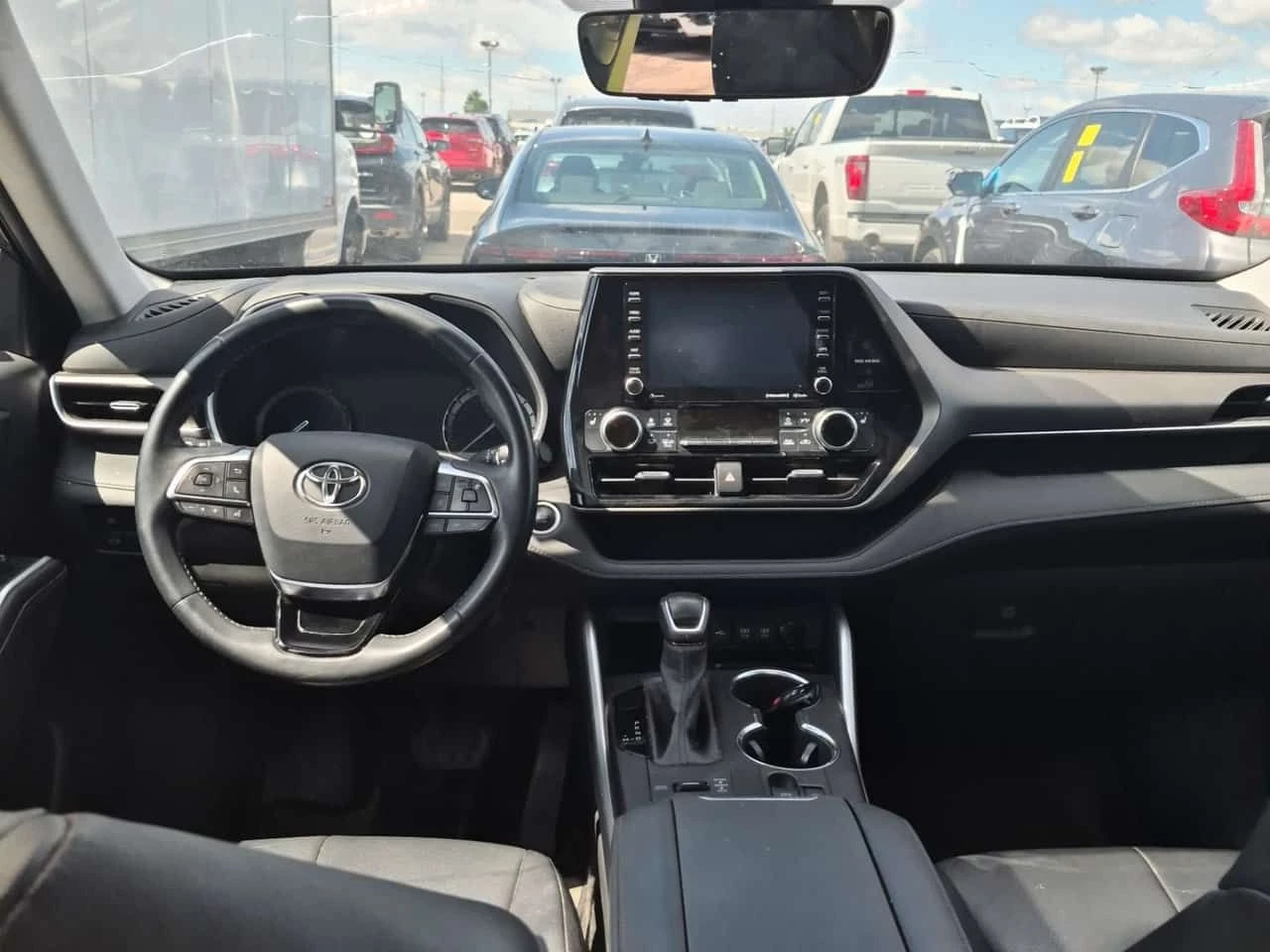 Toyota Highlander XLE| PANO| ПОДГРЕВИ| 2 КЛЮЧА| 7 МЕСТЕН| , снимка 8 - Автомобили и джипове - 55233631