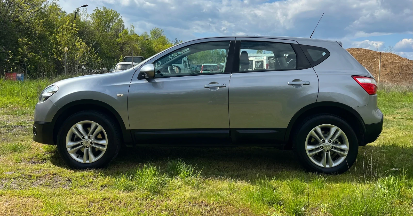 Nissan Qashqai 2.0Dci 4x4 Klimatronik//Avtomatik , снимка 7 - Автомобили и джипове - 55334320