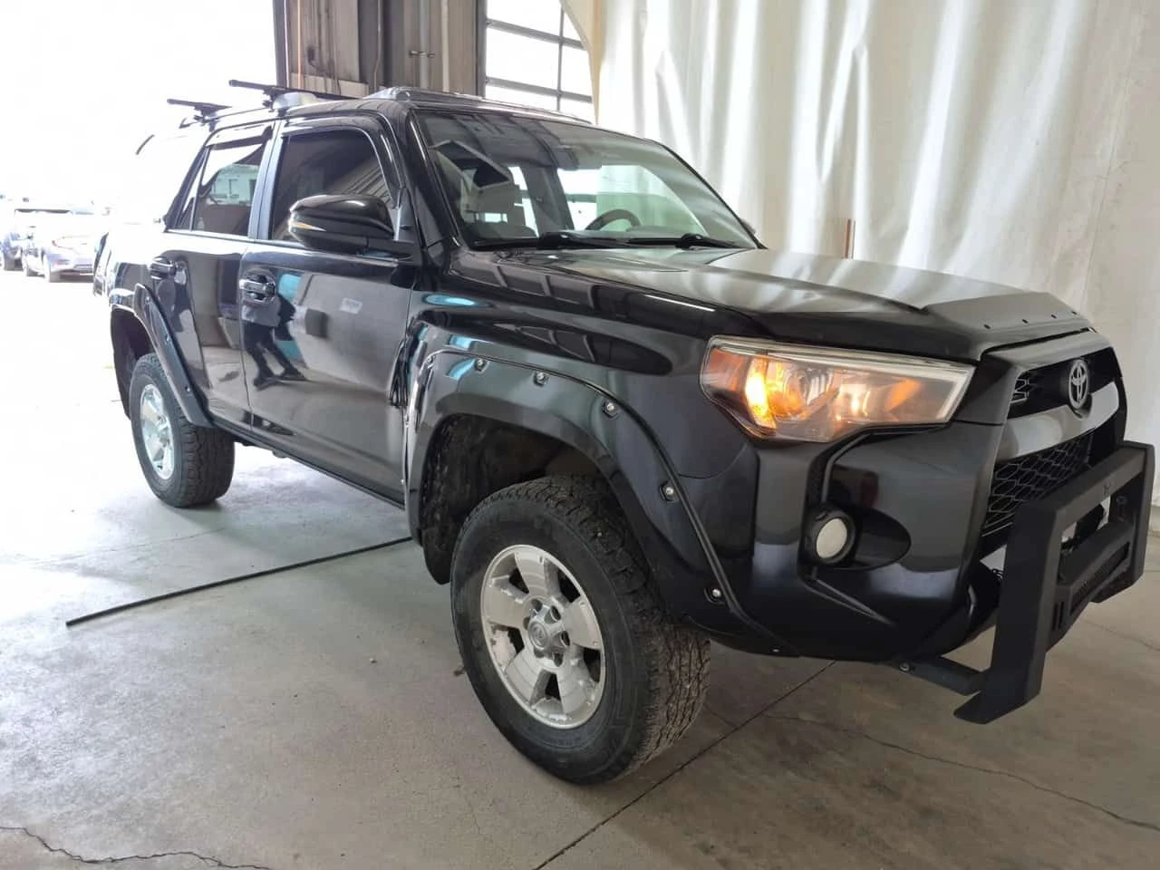 Toyota 4runner * SR5 * CARFAX * БЕЗ ПЪРВОНАЧАЛНА ВНОСКА, снимка 2 - Автомобили и джипове - 55349990