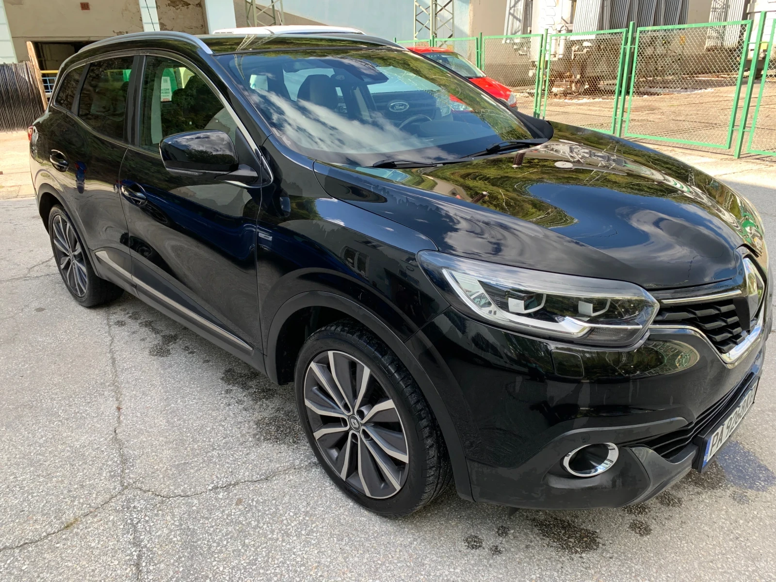 Renault Kadjar, снимка 2 - Автомобили и джипове - 56261493