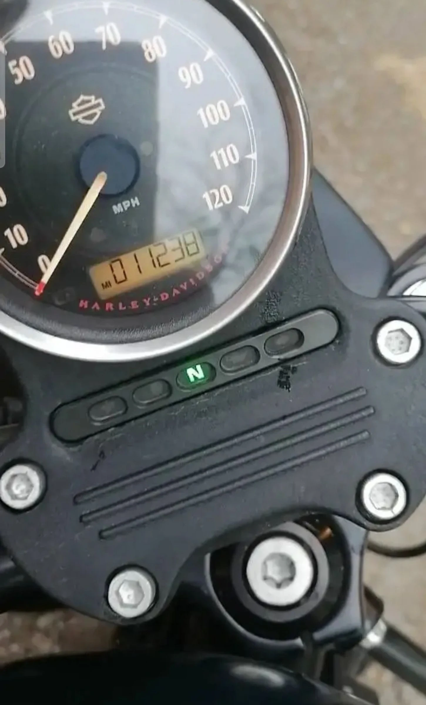 Harley-Davidson Sportster 883 - изображение 6