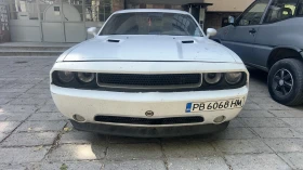 Dodge Challenger 5.7HEMI, снимка 1