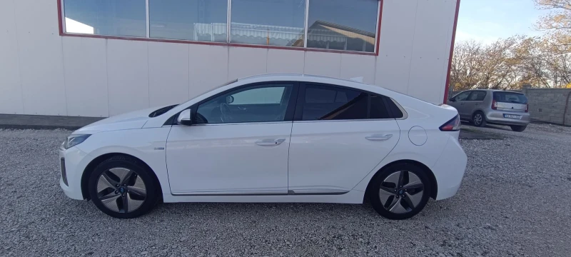 Hyundai Ioniq 1.6 Hybrid, Automatic, Оригинални 106000 km., снимка 17 - Автомобили и джипове - 36687111