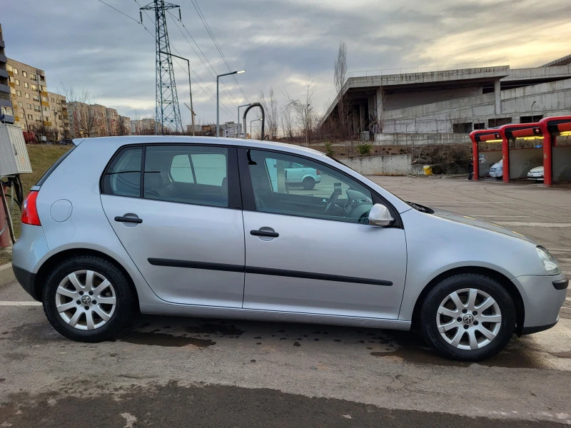 VW Golf 5 1.9 TDI КАТО НОВА ! , снимка 3 - Автомобили и джипове - 47058431