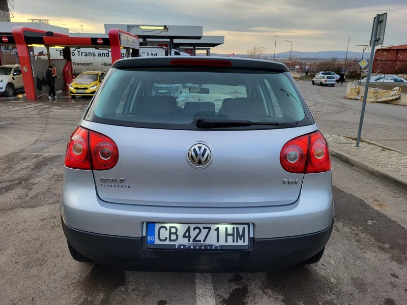 VW Golf 5 1.9 TDI КАТО НОВА ! , снимка 9 - Автомобили и джипове - 47058431