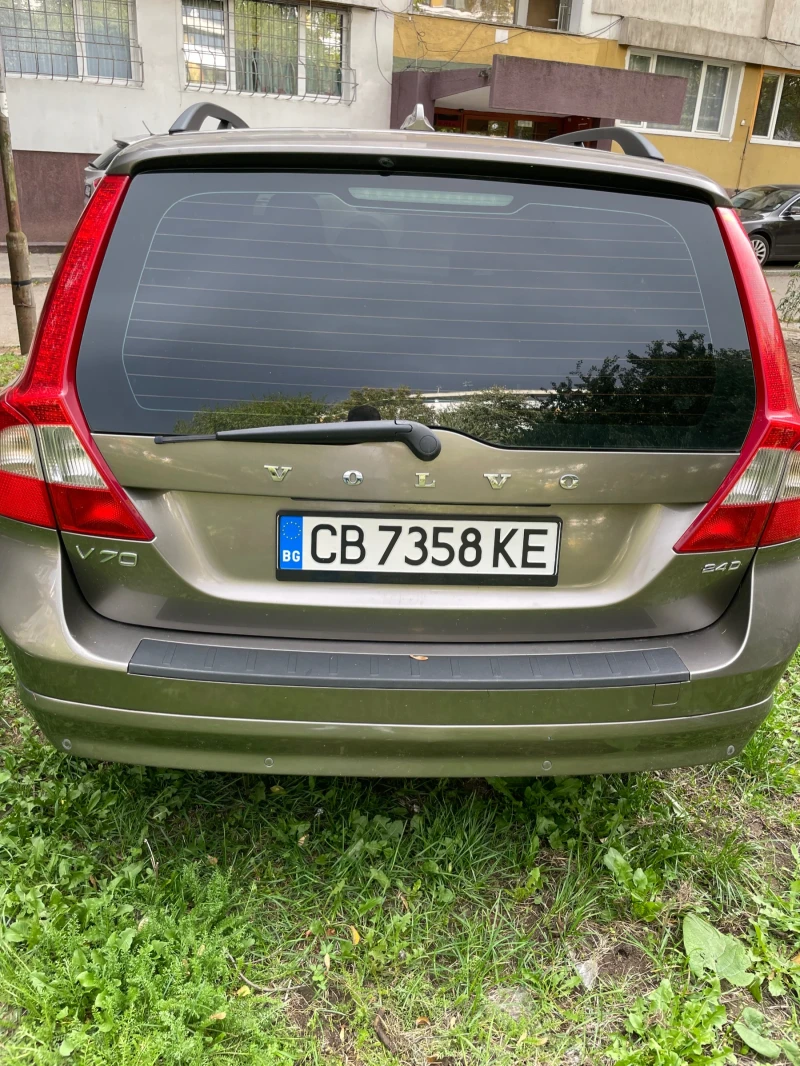 Volvo V70 2.4 D5 ръчка, снимка 4 - Автомобили и джипове - 46346657