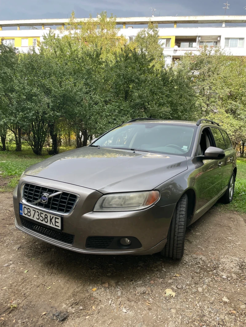 Volvo V70 2.4 D5 ръчка, снимка 1 - Автомобили и джипове - 46346657