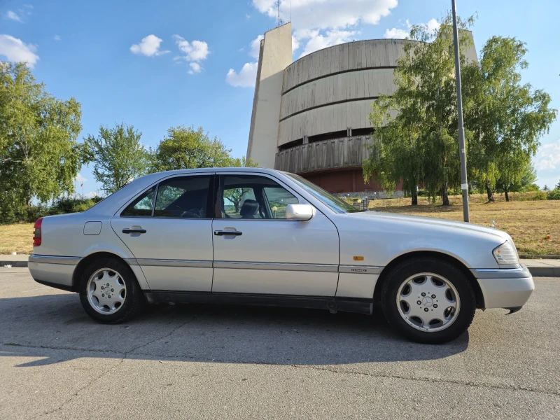 Mercedes-Benz C 200 ELEGANCE, снимка 6 - Автомобили и джипове - 46994958