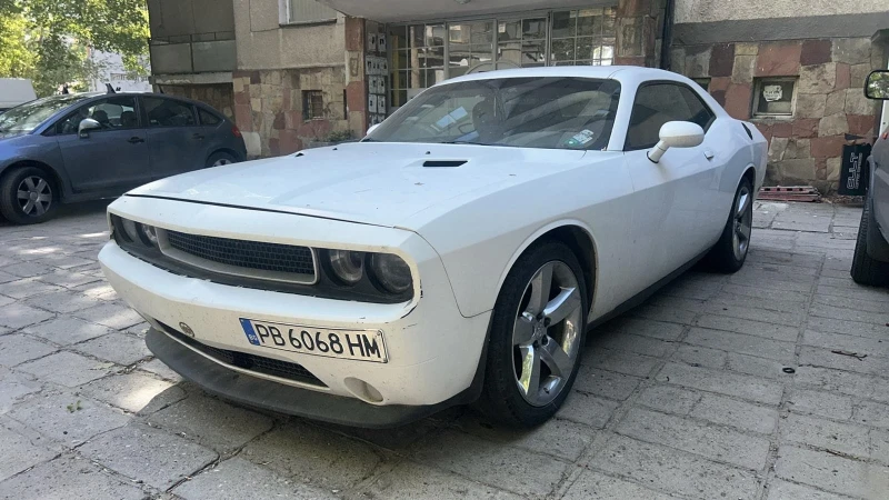 Dodge Challenger 5.7HEMI, снимка 2 - Автомобили и джипове - 47258444