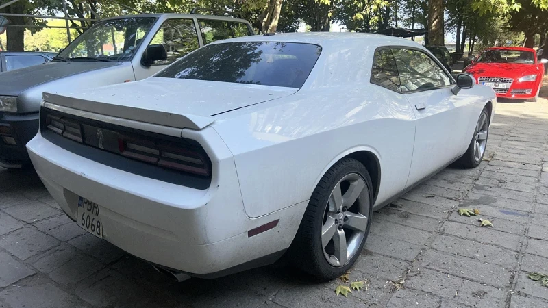 Dodge Challenger 5.7HEMI, снимка 5 - Автомобили и джипове - 47258444