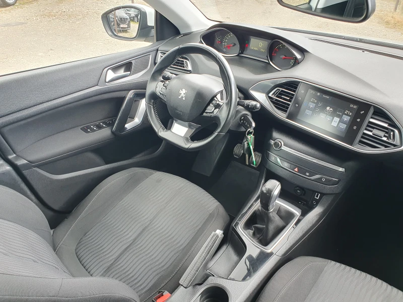 Peugeot 308 1.6 HDi LED EURO 5, снимка 9 - Автомобили и джипове - 50405392