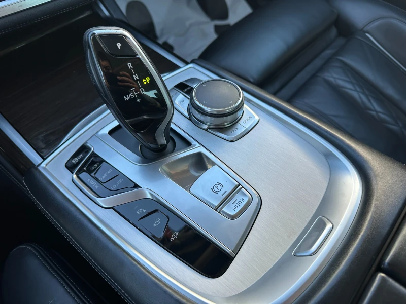 BMW 740 Xdrive От БГ/Сервизна история/ГАРАНЦИЯ, снимка 12 - Автомобили и джипове - 52412056