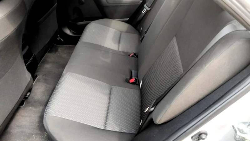 Toyota Corolla 1.3 От България, снимка 8 - Автомобили и джипове - 52721490