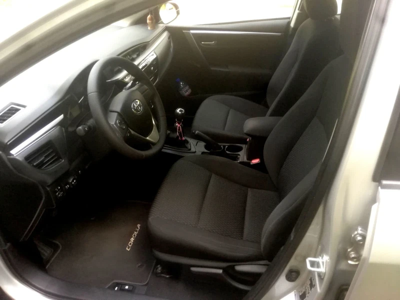 Toyota Corolla 1.3 От България, снимка 10 - Автомобили и джипове - 52721490