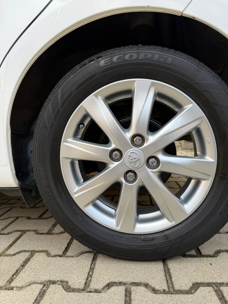 Toyota Yaris 1.3, снимка 6 - Автомобили и джипове - 53133078