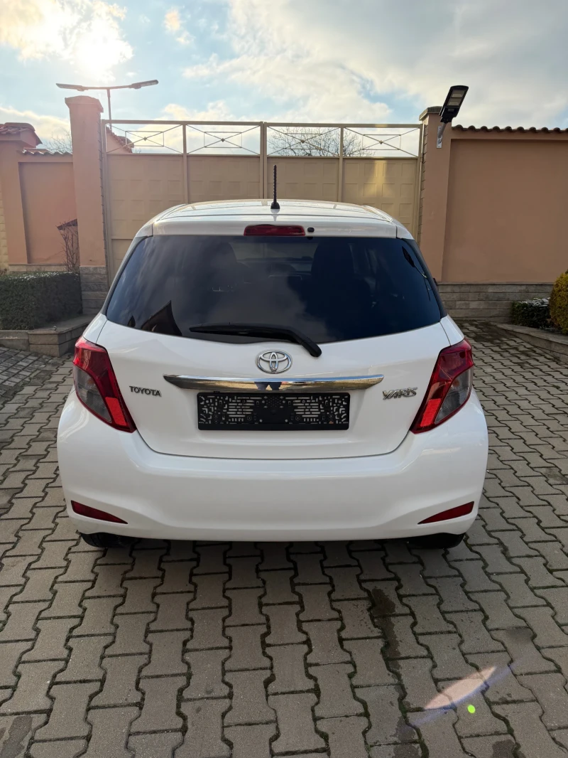 Toyota Yaris 1.3, снимка 4 - Автомобили и джипове - 53133078