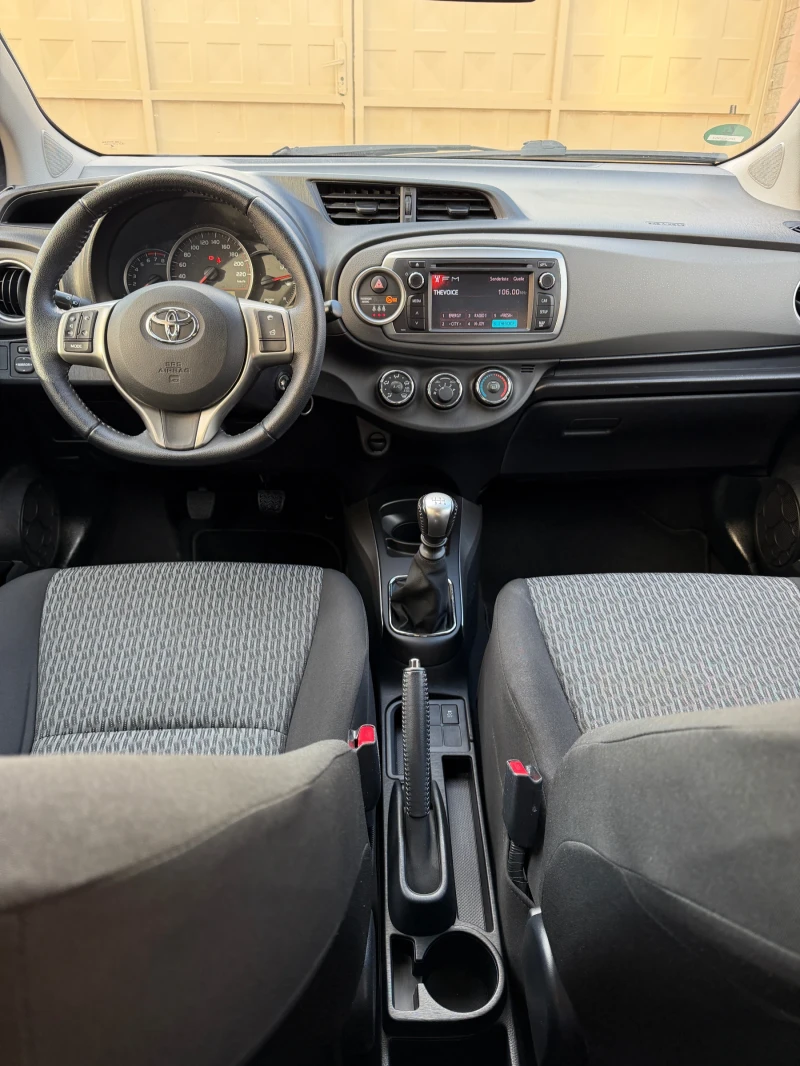 Toyota Yaris 1.3, снимка 8 - Автомобили и джипове - 53133078