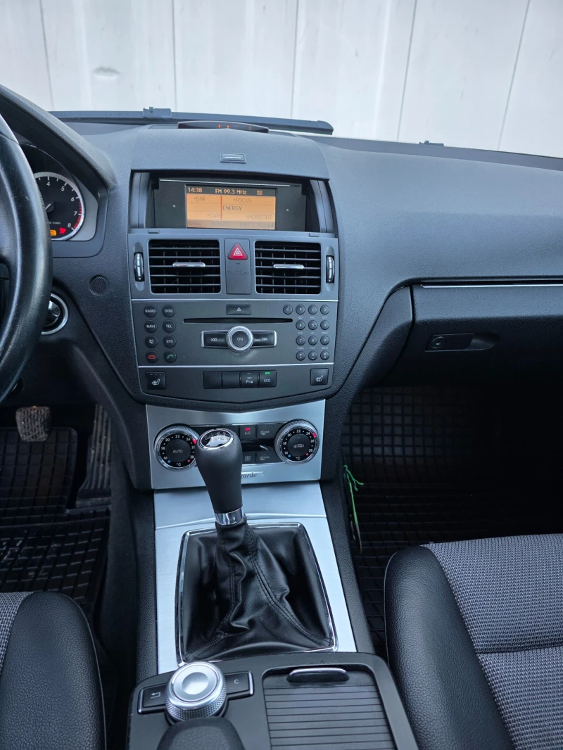Mercedes-Benz C 180, снимка 10 - Автомобили и джипове - 53174555