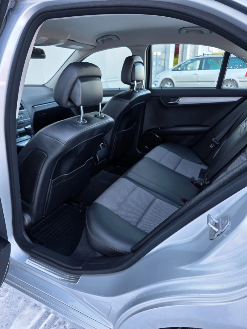 Mercedes-Benz C 180, снимка 14 - Автомобили и джипове - 53174555