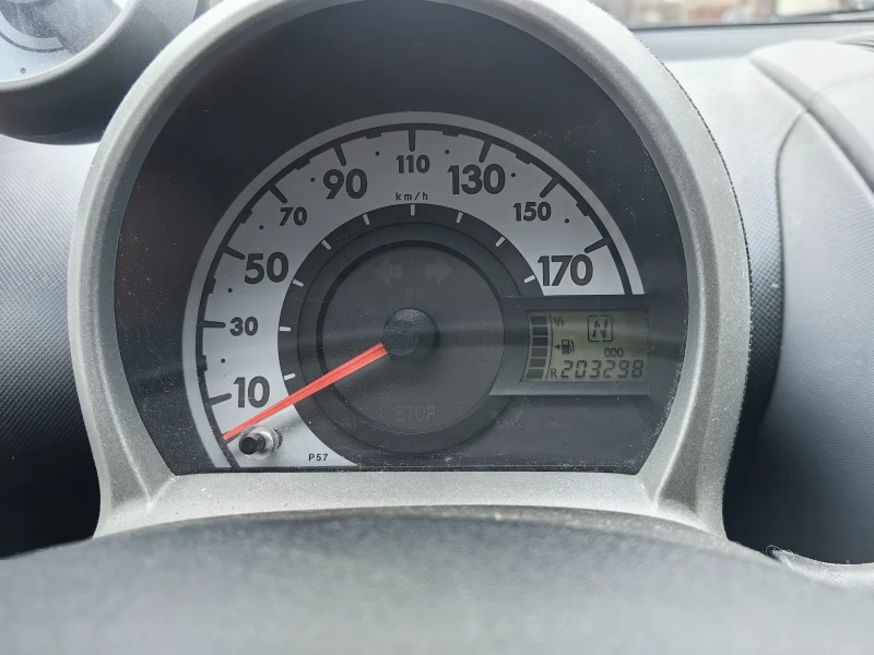 Toyota Aygo 1.0 бензин, Автоматик, Климатик, 5 врати, снимка 15 - Автомобили и джипове - 53200848