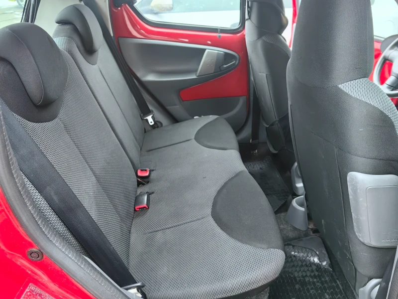 Toyota Aygo 1.0 бензин, Автоматик, Климатик, 5 врати, снимка 13 - Автомобили и джипове - 53200848