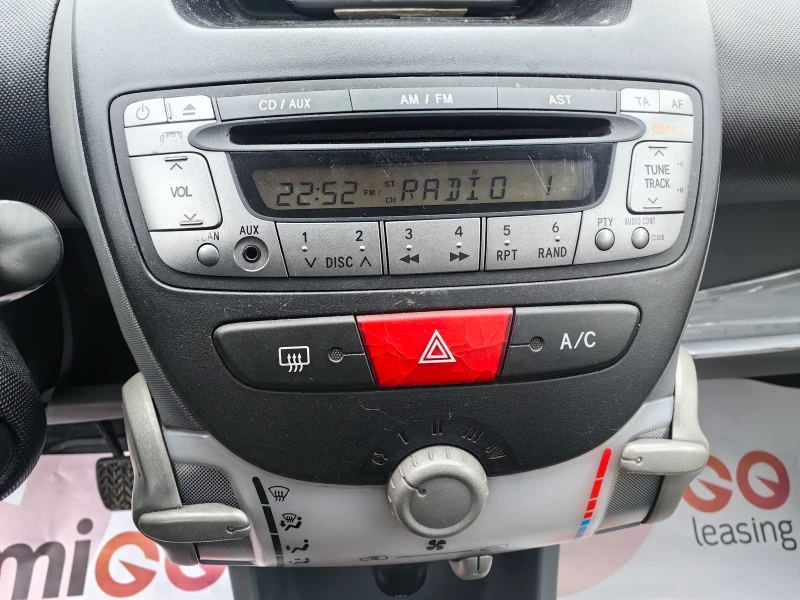 Toyota Aygo 1.0 бензин, Автоматик, Климатик, 5 врати, снимка 12 - Автомобили и джипове - 53200848