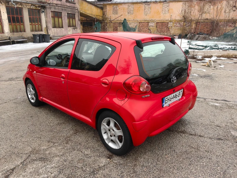 Toyota Aygo 1.0 бензин, Автоматик, Климатик, 5 врати, снимка 6 - Автомобили и джипове - 53200848
