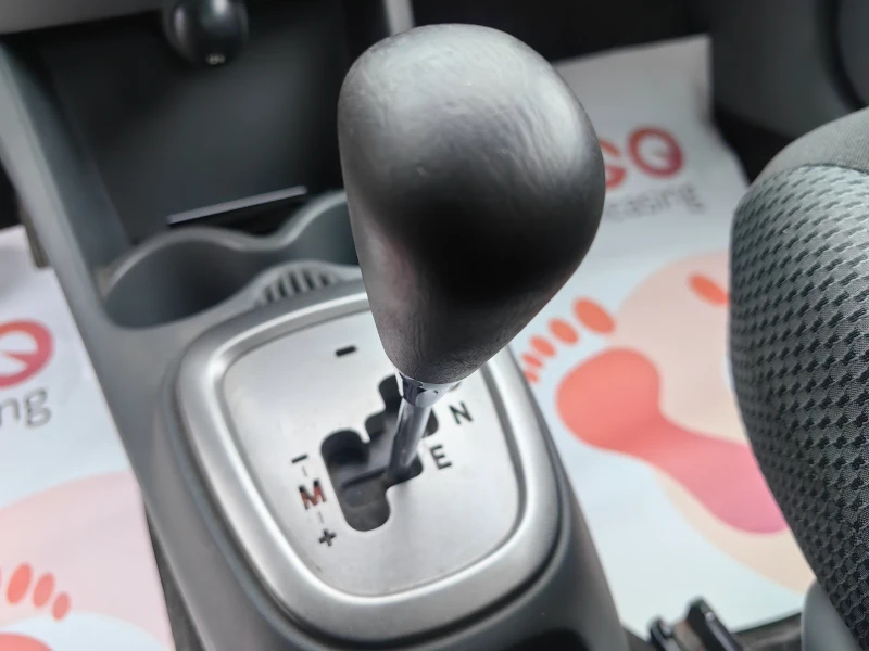 Toyota Aygo 1.0 бензин, Автоматик, Климатик, 5 врати, снимка 14 - Автомобили и джипове - 53200848