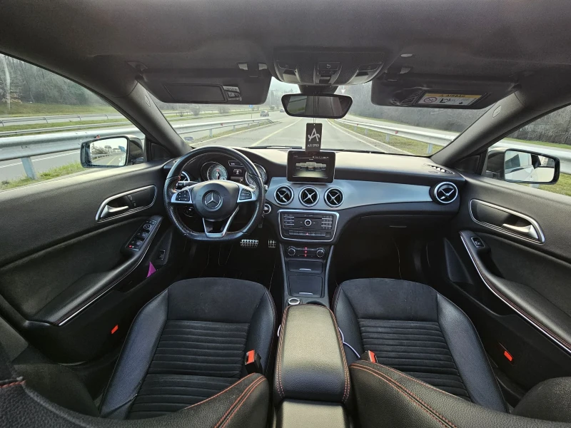 Mercedes-Benz CLA 220 4MATIC, снимка 10 - Автомобили и джипове - 53560994
