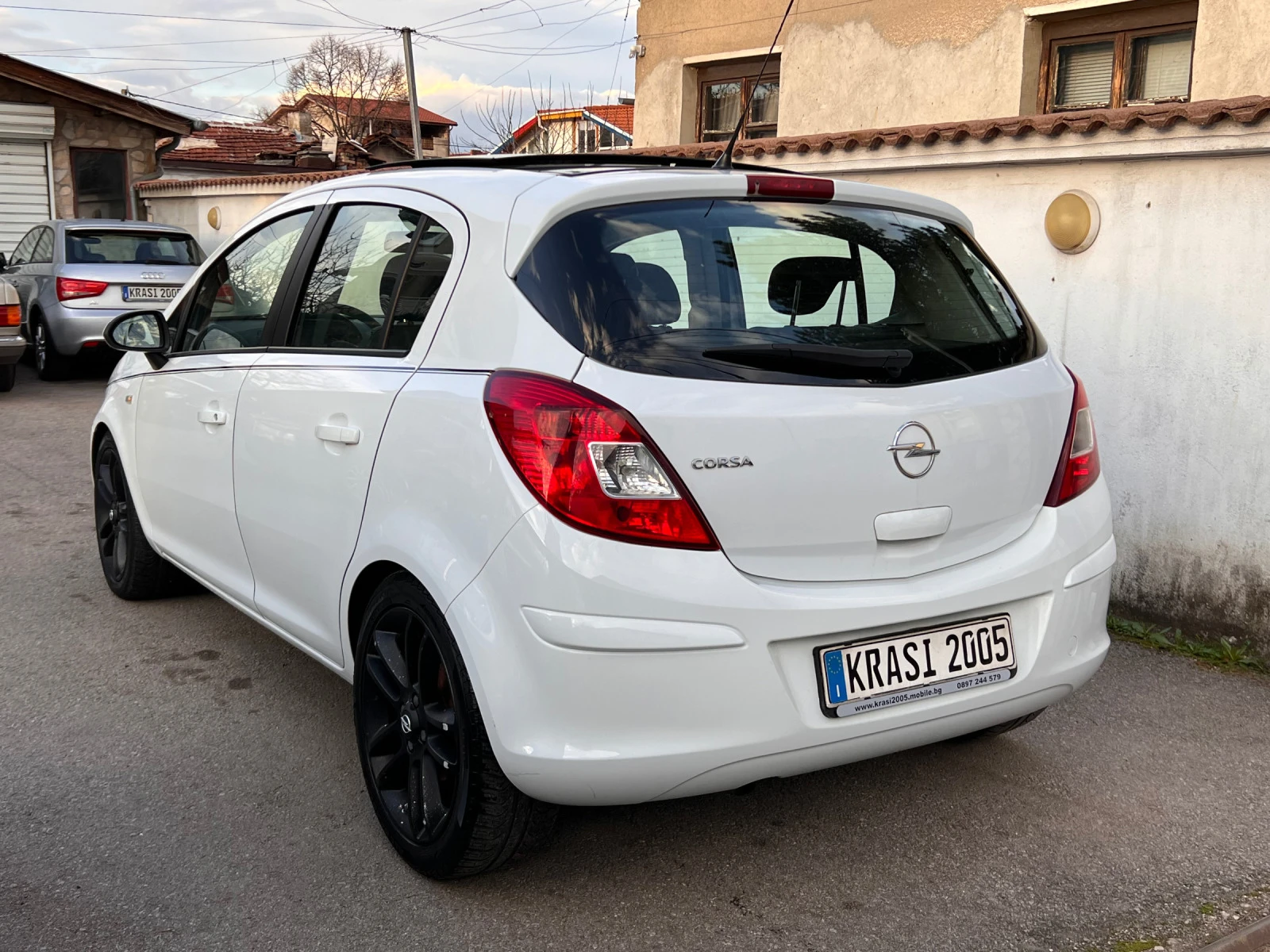 Opel Corsa 1, 2I AUTOMATIC PANORAMA COSMO - изображение 4